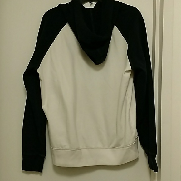 NWOT American Eagle Pullover Sweatshirt - Picture 2 of 4
