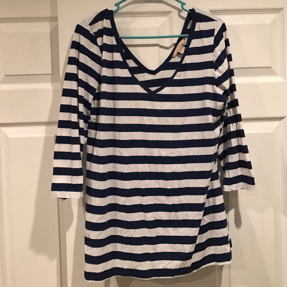 Banana Republic V-Neck Summer Top