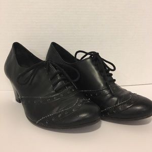 Predictions kitten-heeled Mary Jane shoes