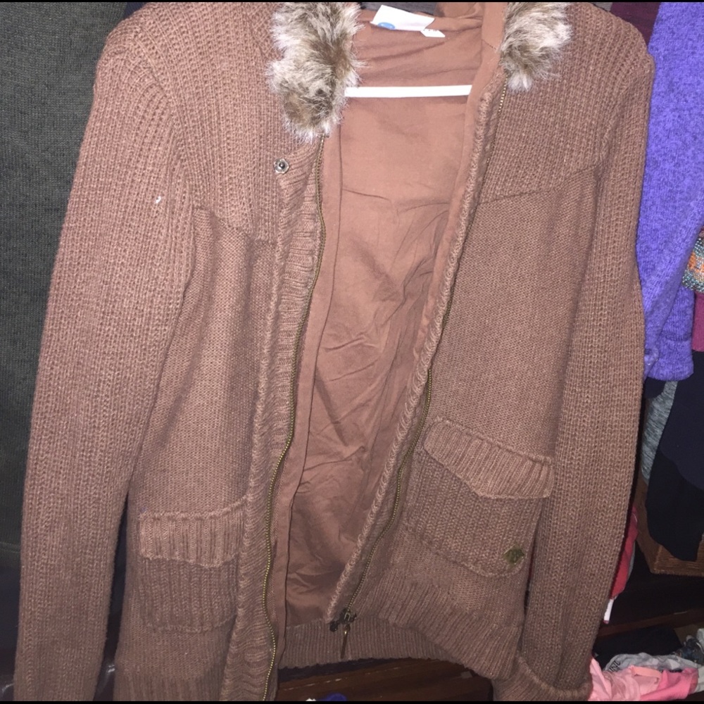 🌼BOGO🌼Roxy Sweater with fur