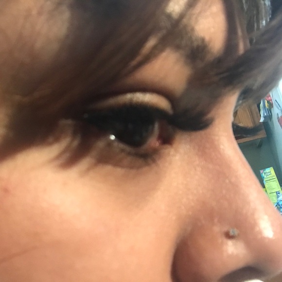 Lashes - Picture 3 of 4