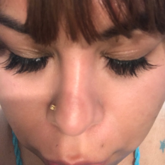 Lashes - Picture 4 of 4