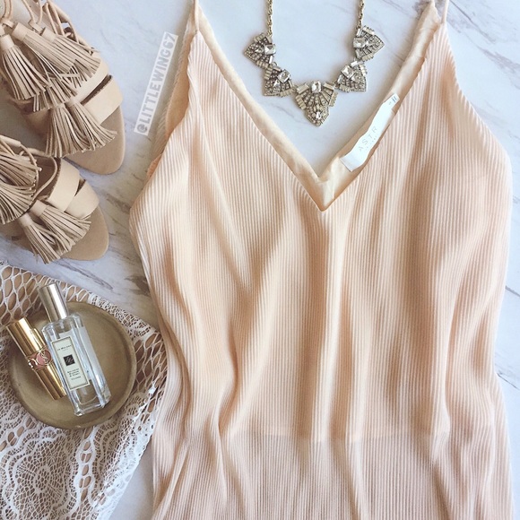 ASTR Tops - Blush pink pleated cami