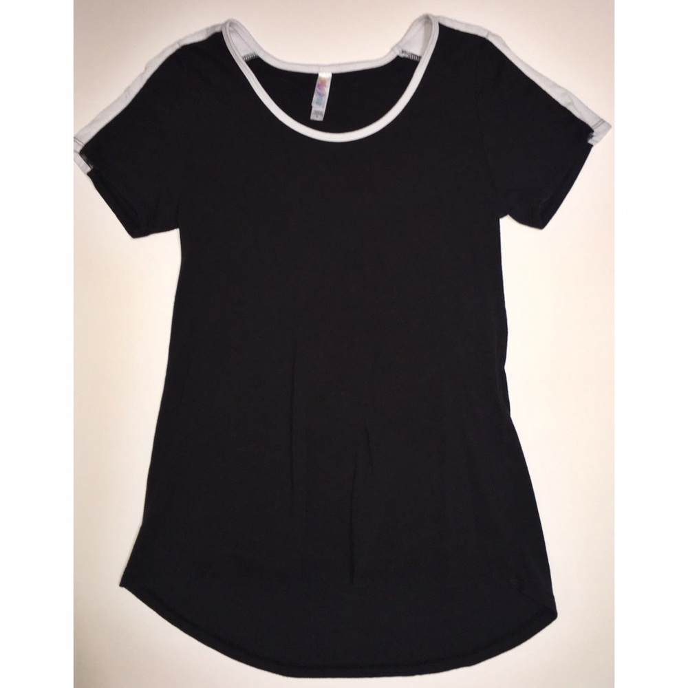 Black Lularoe Classic tee