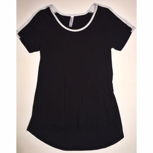 Black Lularoe Classic tee