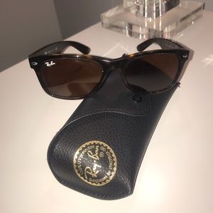 SALE🚨 Authentic RAY BAN New Wayfarer Sunglasses