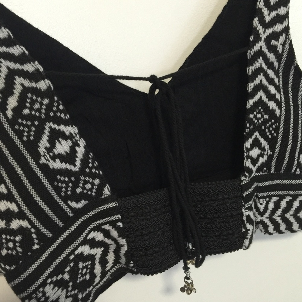 NWT ANGIE Black and White Crop top - Picture 5 of 5