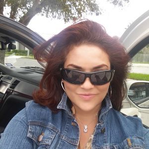 Meet your Posher, Dina