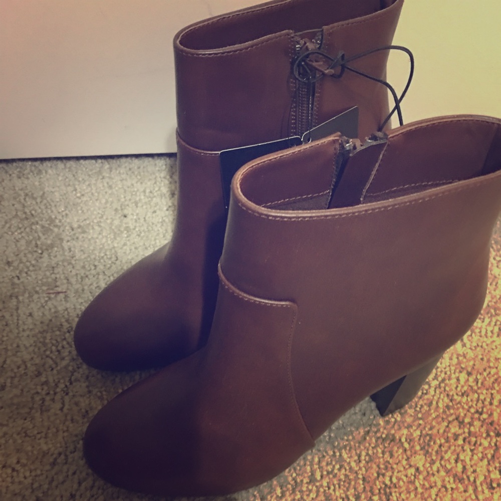 Forever 21 boots size 7