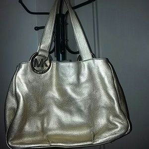 30$ final drop Gold Michael Kors Fulton Bag