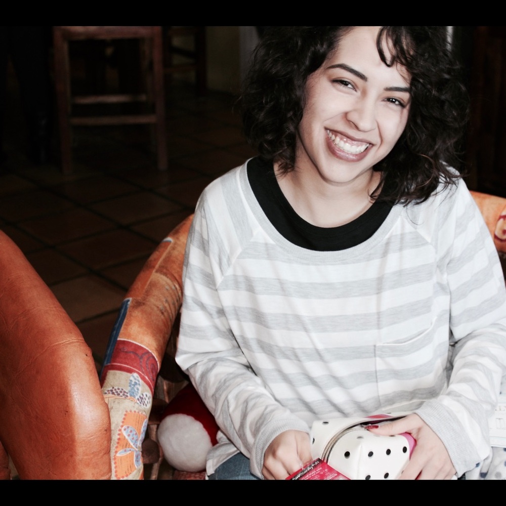 Meet your Posher, Aylya