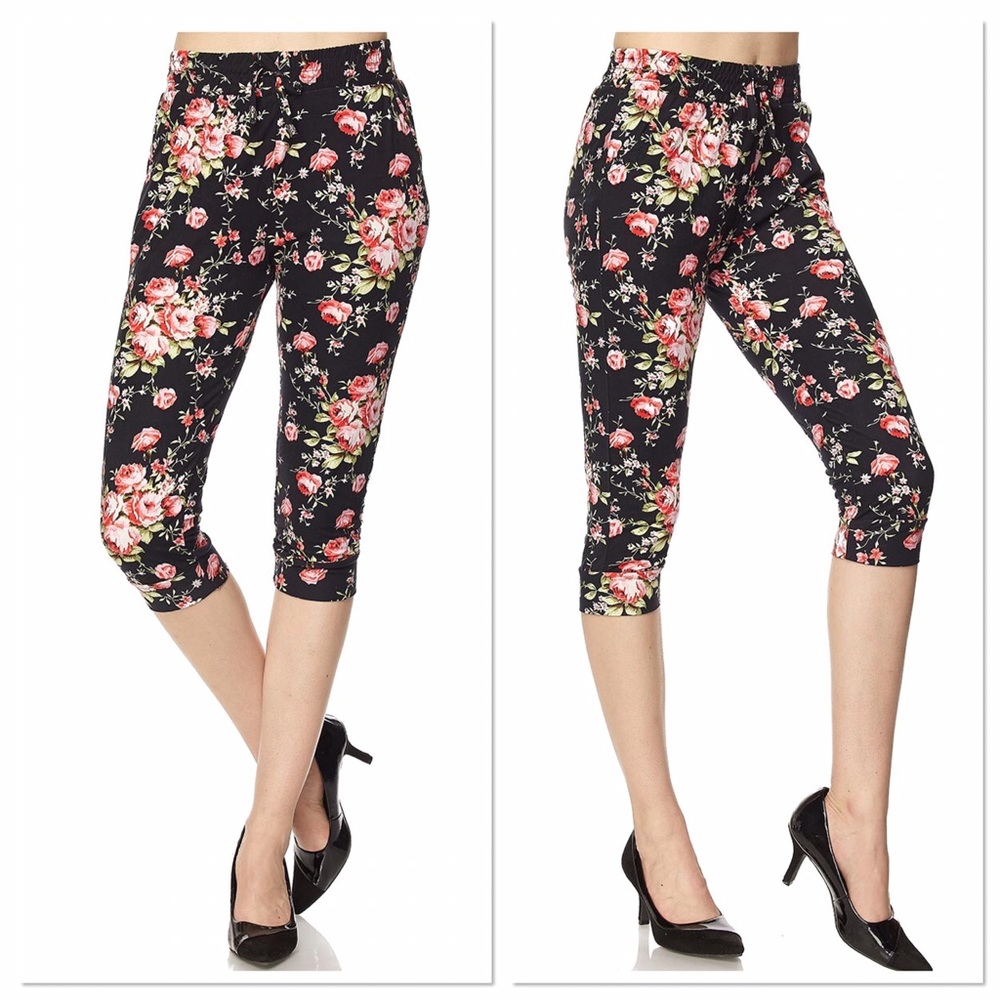 Floral Print Drawstring Capri with Pockets!!!