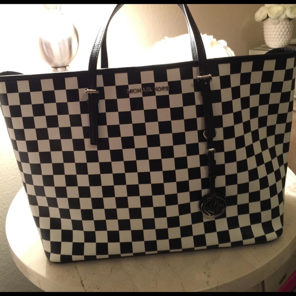 Michael Kors jet setter black and white tote