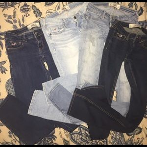 4 pairs of Hollister jeans!! Good condition 💞🎉