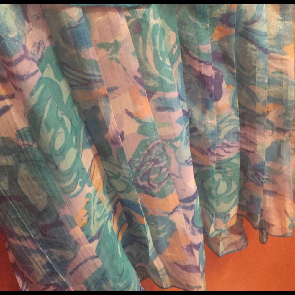 Beautiful Spring Shirt - Picture 3 of 7