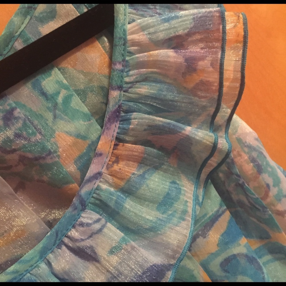 Beautiful Spring Shirt - Picture 4 of 7