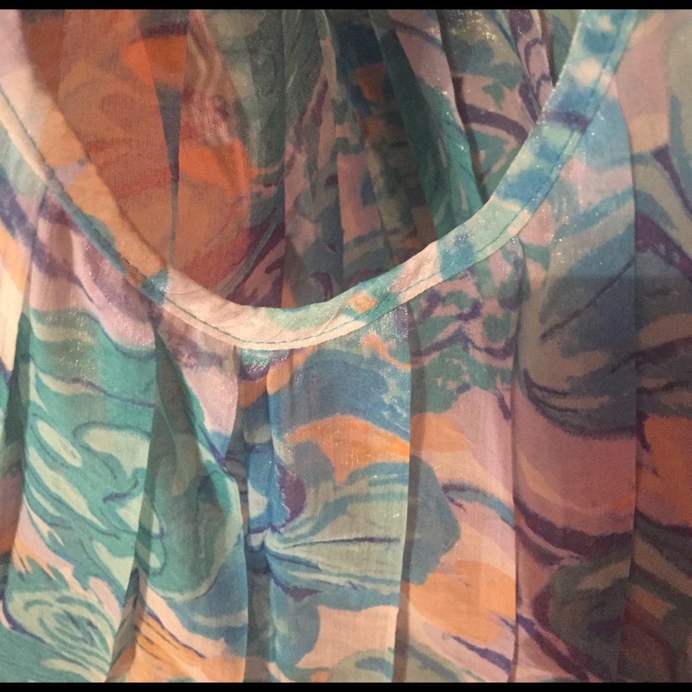 Beautiful Spring Shirt - Picture 5 of 7