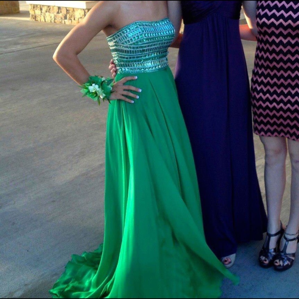 PROM DRESS