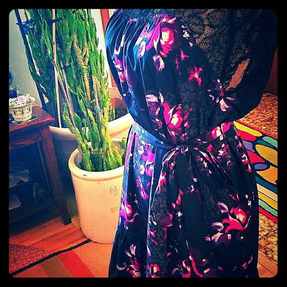 Vintage  Dresses & Skirts - Final sale!!Vintage !Gorgeous lace flowers