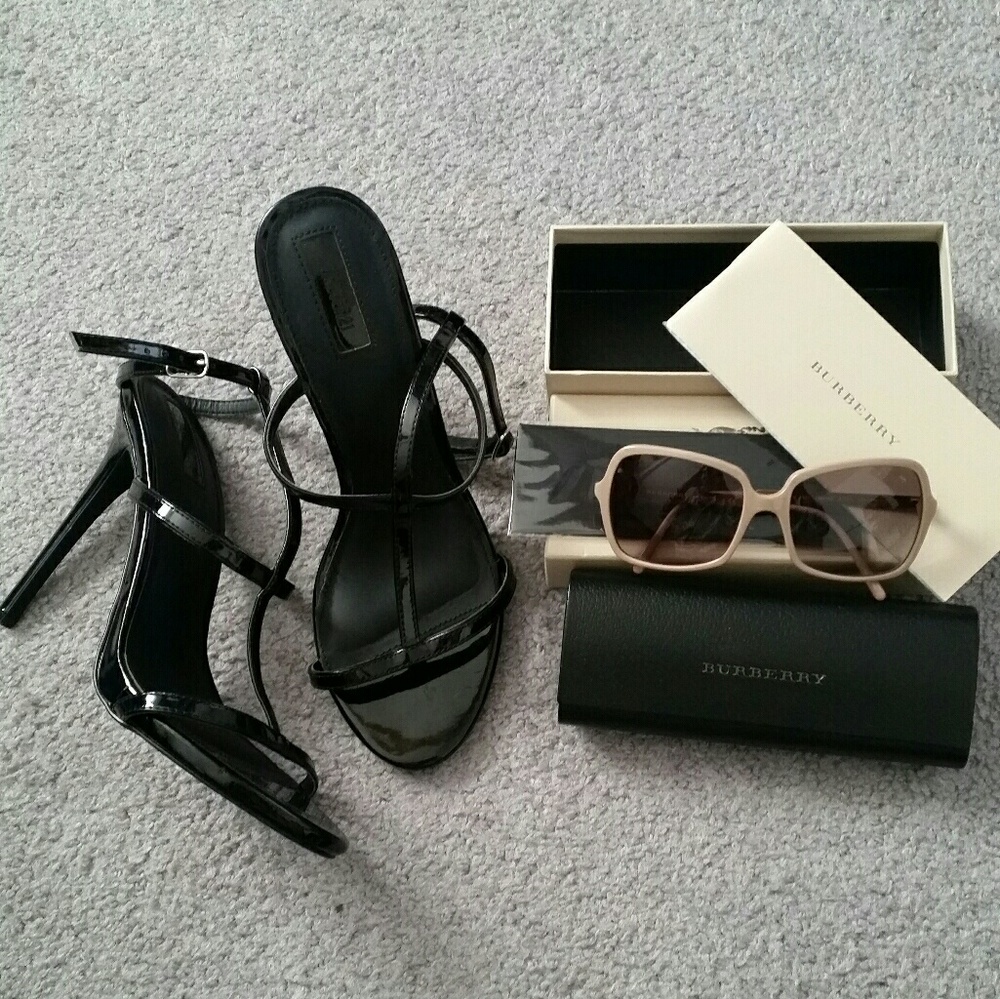 Forever 21 heels and burberry sunglasses