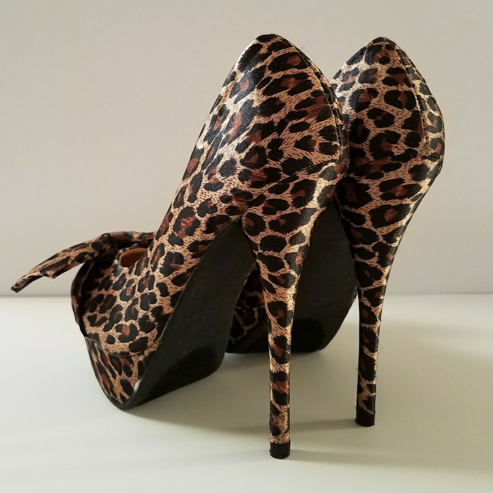 JustFab leopard print heels