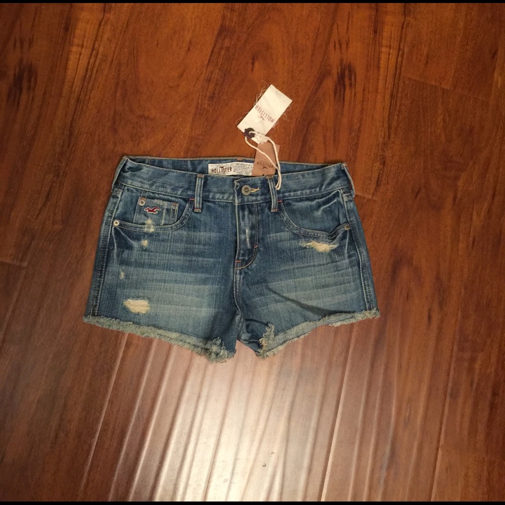 new hollister distressed denim short