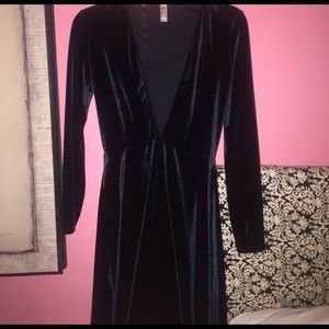 blue velvet chest slit dress