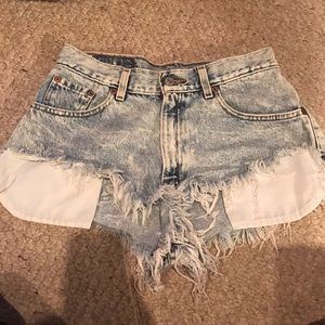 Distressed levi shorts