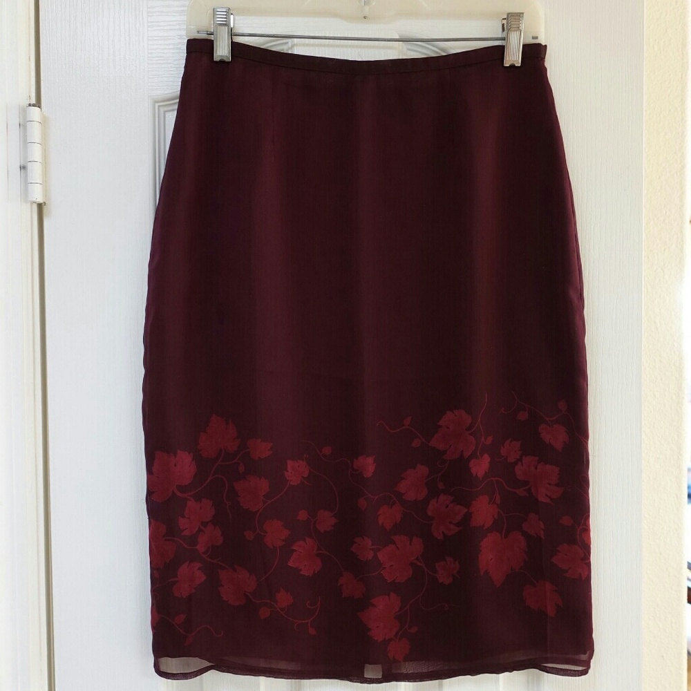 Express pencil skirt. Grape vine motif.