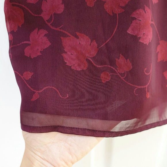 Express pencil skirt. Grape vine motif. - Picture 2 of 4