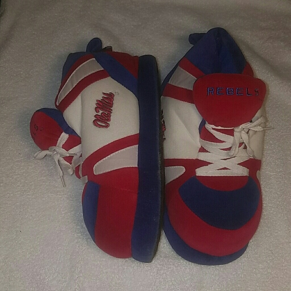 !!OLE MISS HOUSE SHOES!!