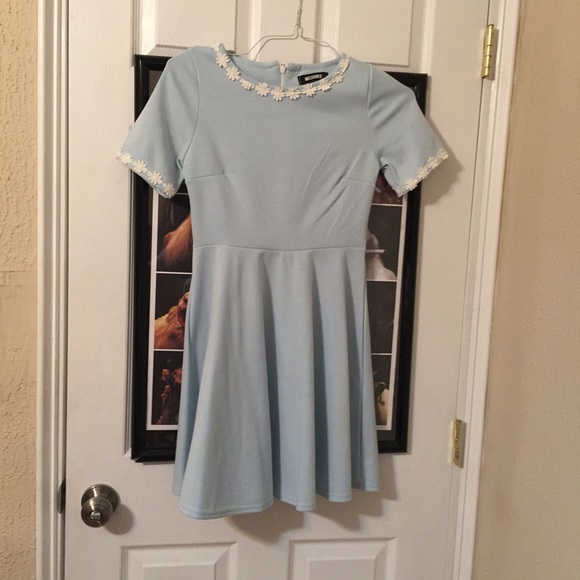 ModCloth Dresses & Skirts - Adorable baby blue daisy trim dress size S