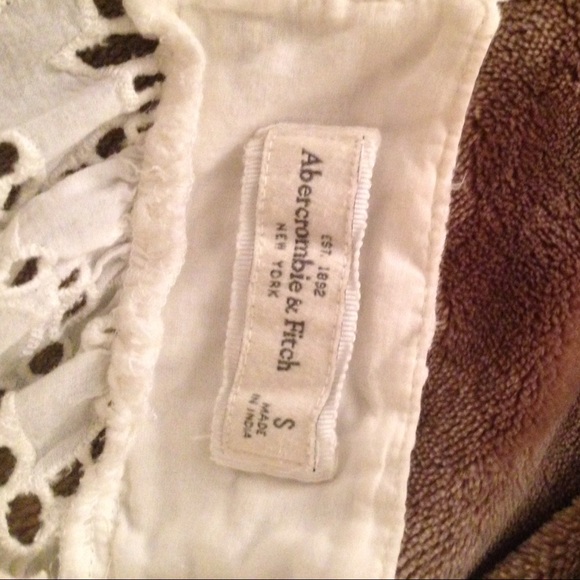 Abercrombie & Fitch white eyelet halter top. - Picture 4 of 4