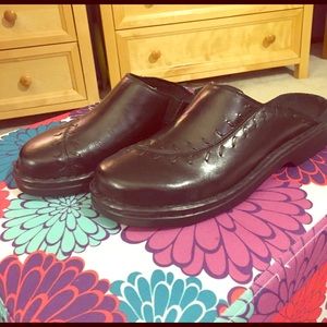 NWT Clarks Black Mules