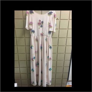 Maxi dress w flowers