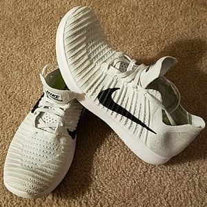 NIKE FREE RN FLYKNIT
