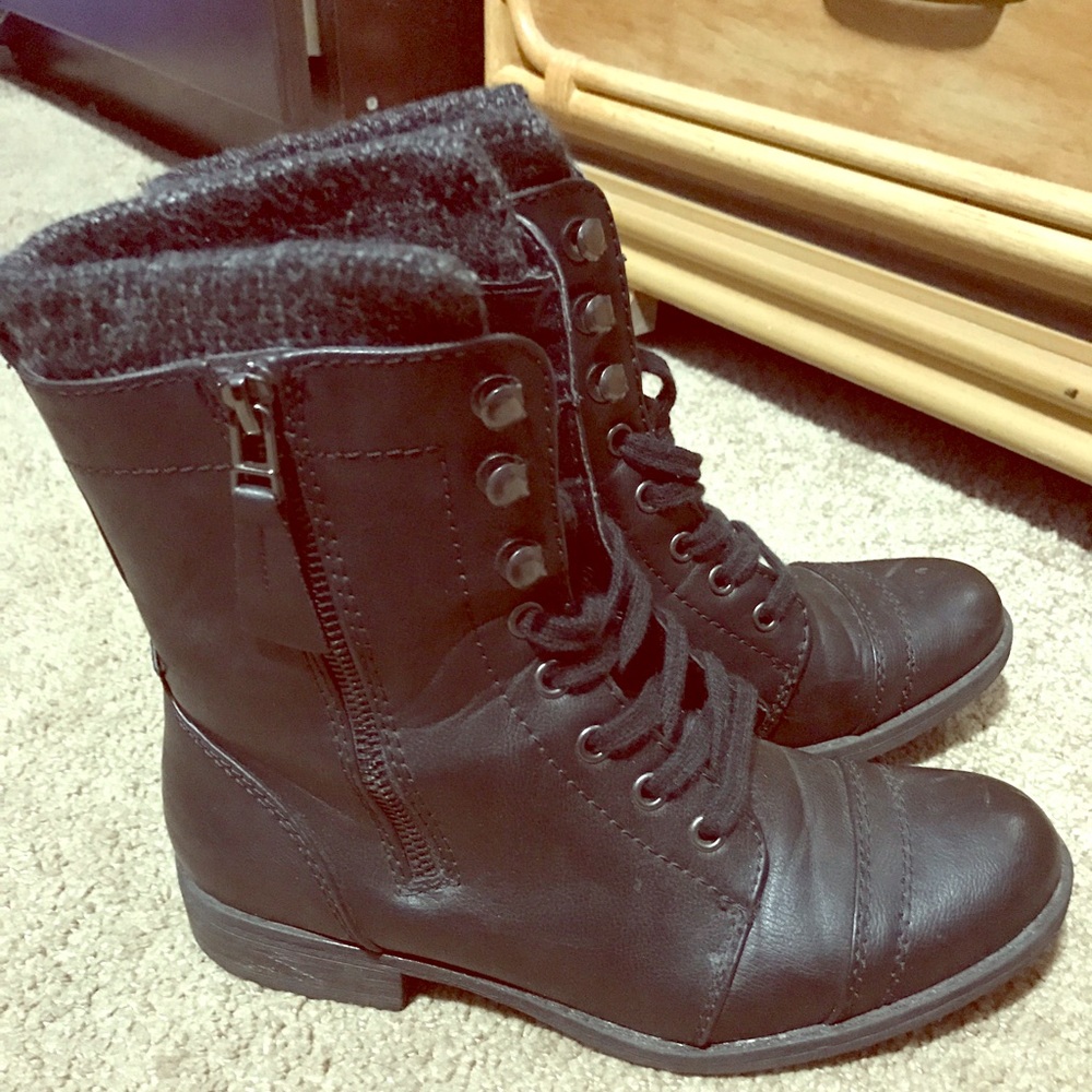 Combat boots