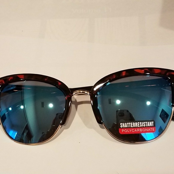 ON SALE Cat Eye Mirror Sunglasses - Picture 2 of 8