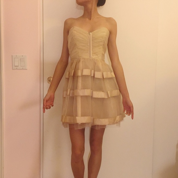 Bloomingdale's Dresses - tulle - satin formal {PROM} dress Bloomingdale's Dresses - tulle - satin formal {PROM} dress