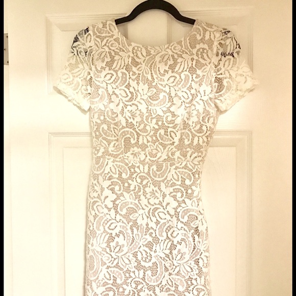 Backless Cream Lace Dress - Picture 2 of 2