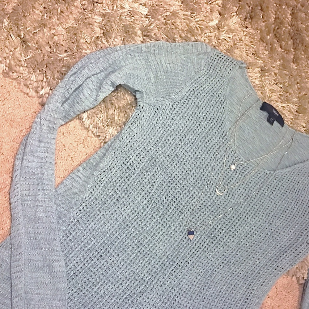 Mossimo thin loose knit front scoop neck sweater