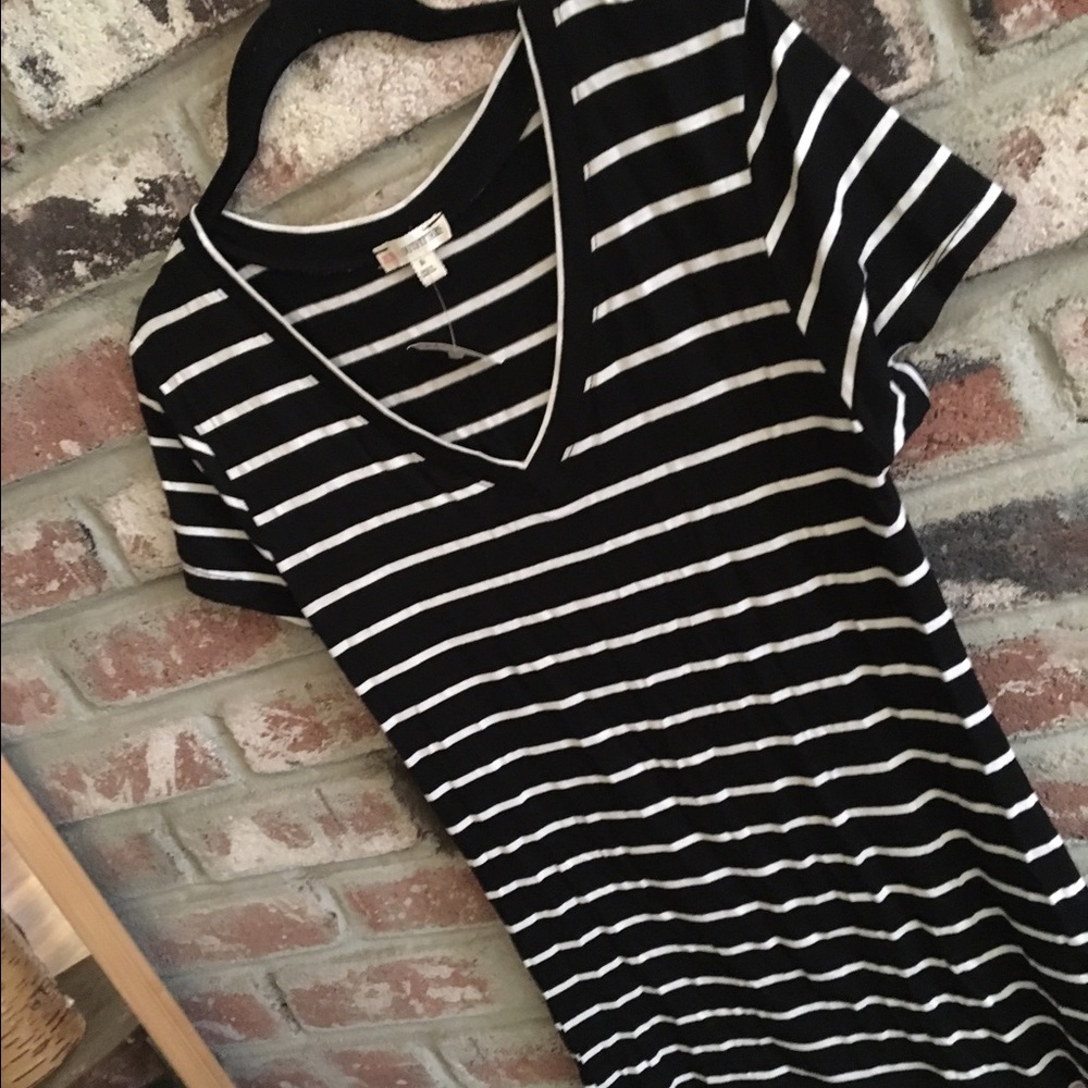 Stripe V-Neck Tee