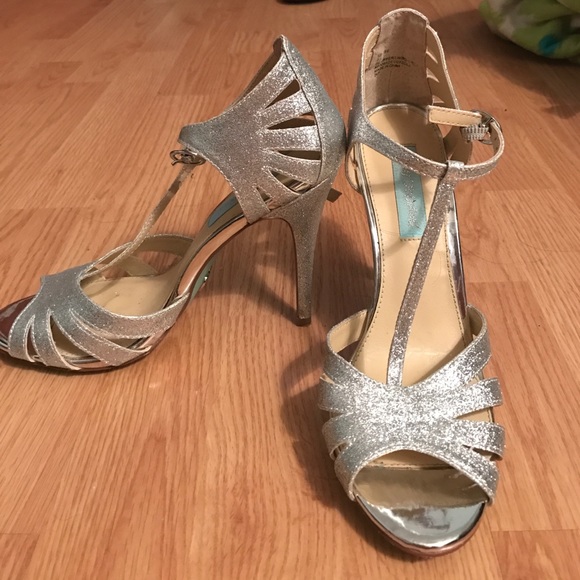 Silver Betsey Johnson Pumps - Picture 2 of 2