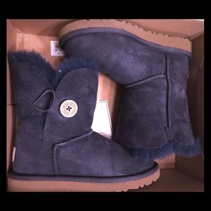 Little girls UGGS size 13