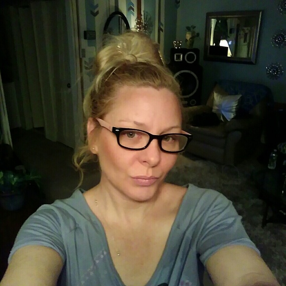 Meet your Posher, Krysia - Picture 1 of 1