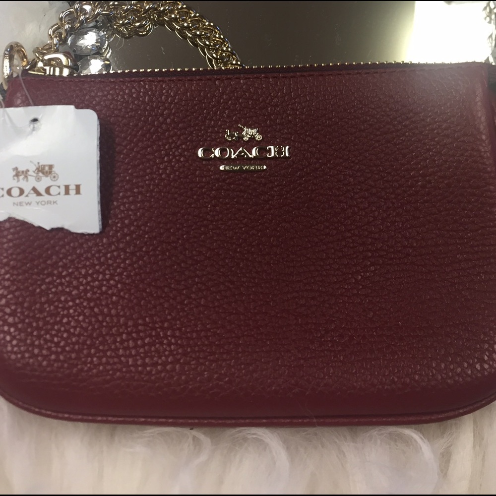⭐️SOLD⭐️Coach Leather Wristlet