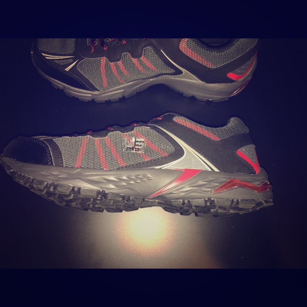 US ATHLETICS 11.5 BLK/RED/SIL Style Name: Tempest