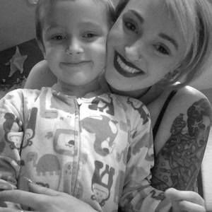 Meet your Posher, Chloe