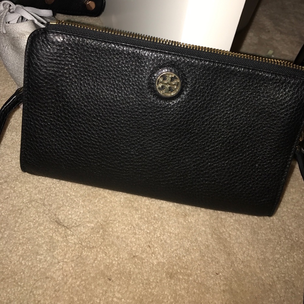 Tory Burch Robinson Crossbody Wallet