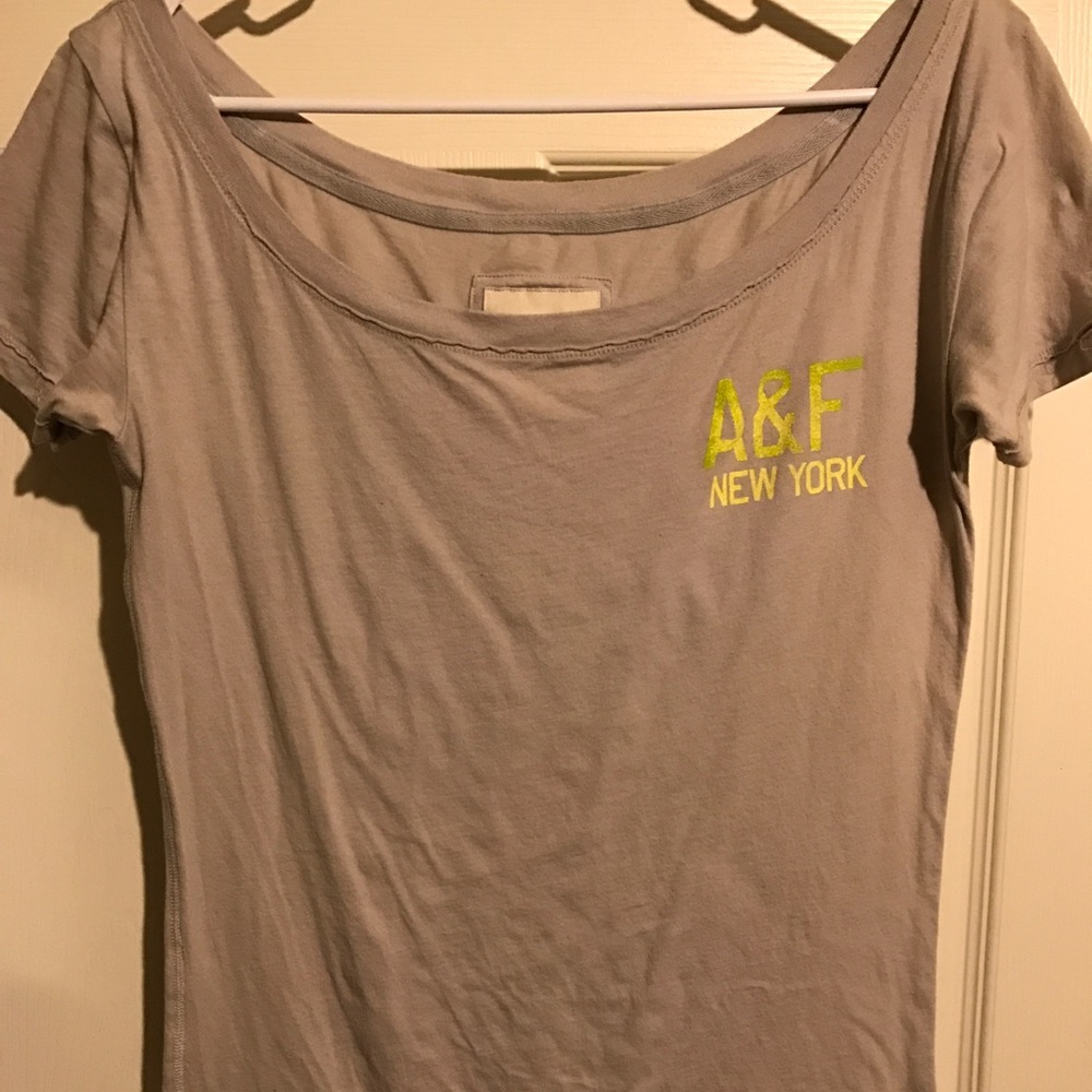 A&F tee. Xposted♦️